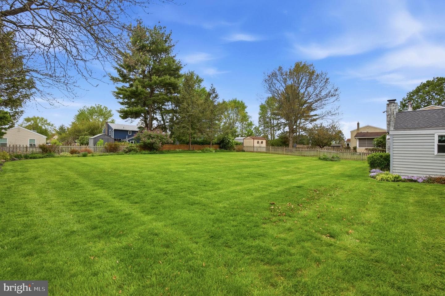 328 Courtland Avenue photo 3