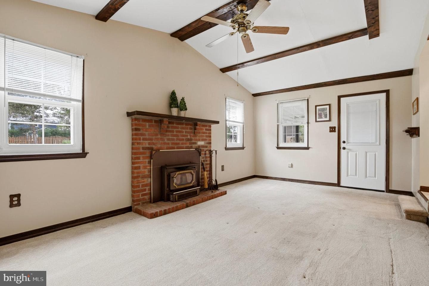 328 Courtland Avenue photo 8
