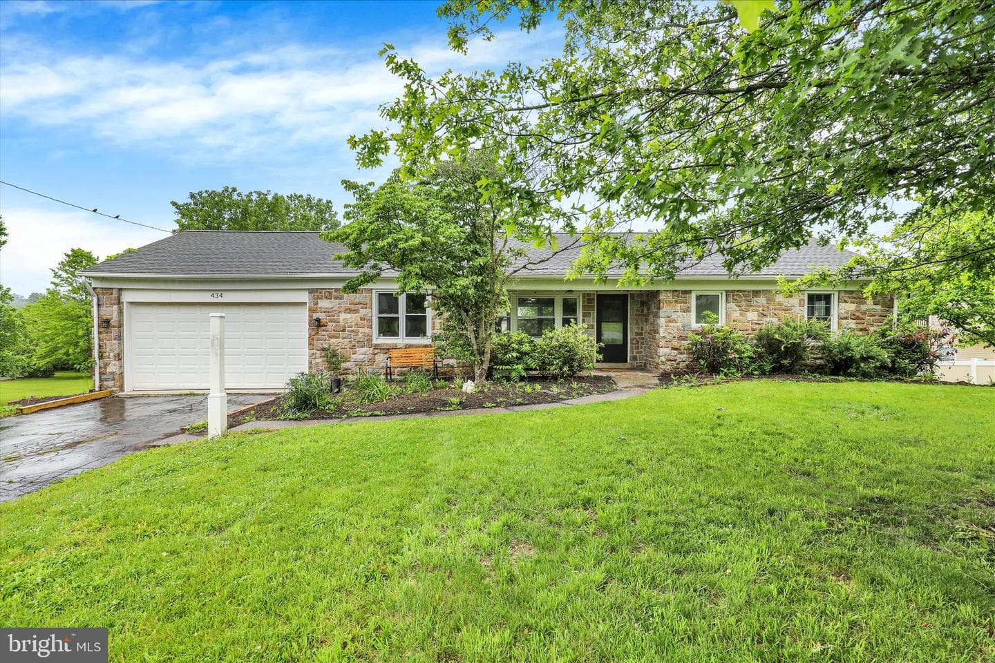 434 E Moyer Road photo 3