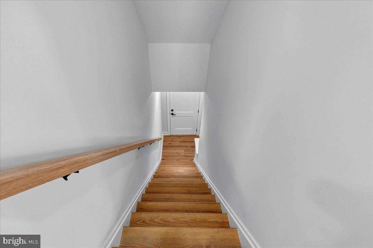 425 Isabelle Court #101 photo 33