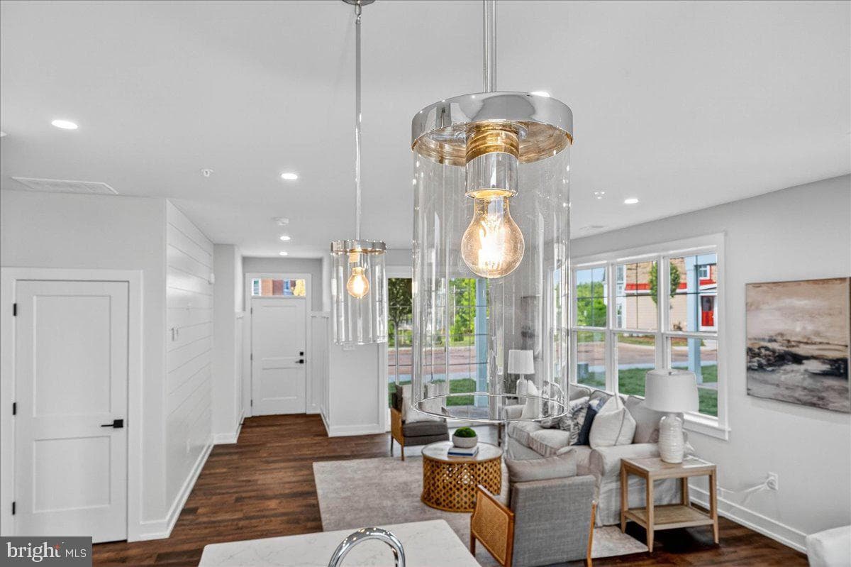 425 Isabelle Court #101 photo 7