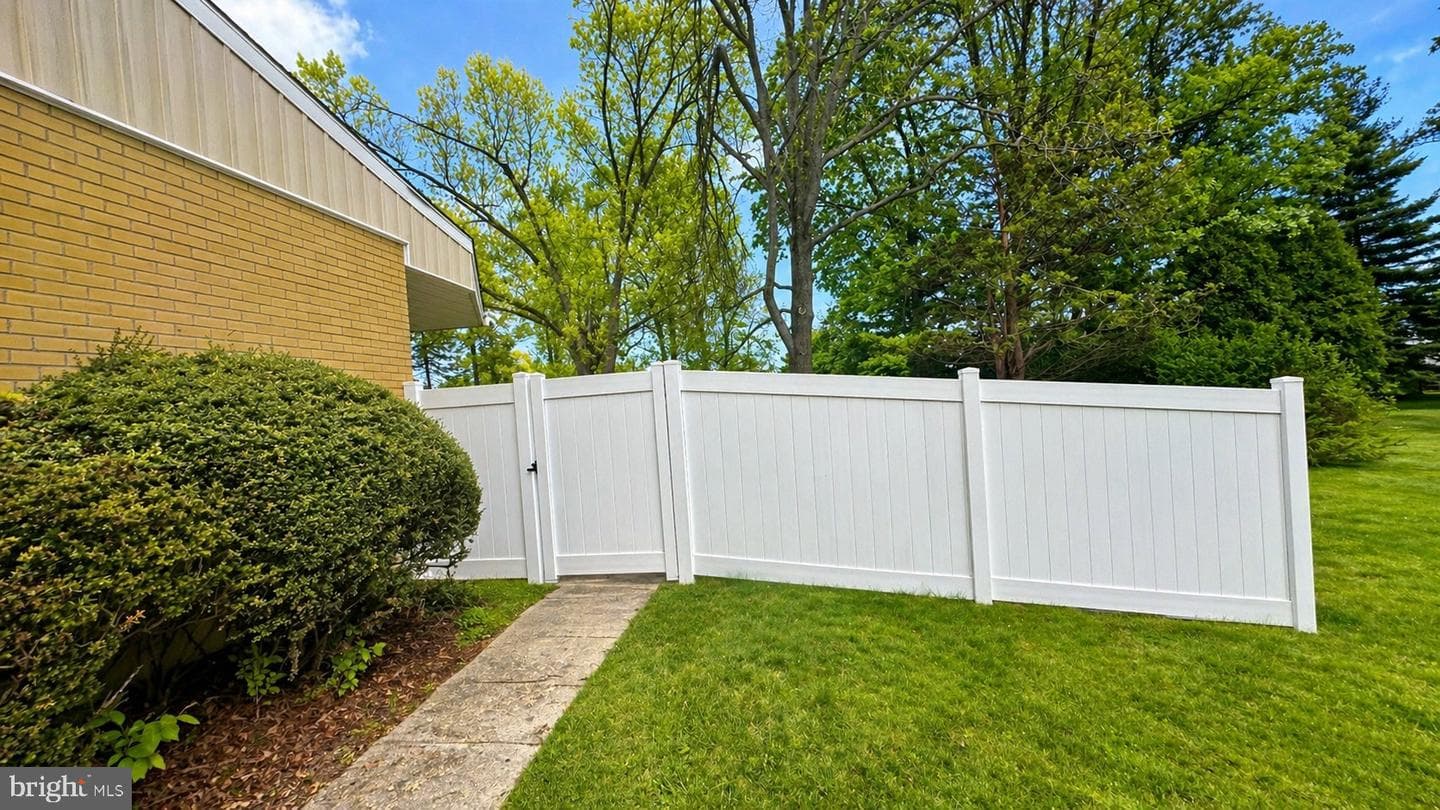 810 N Limekiln Pike photo 36