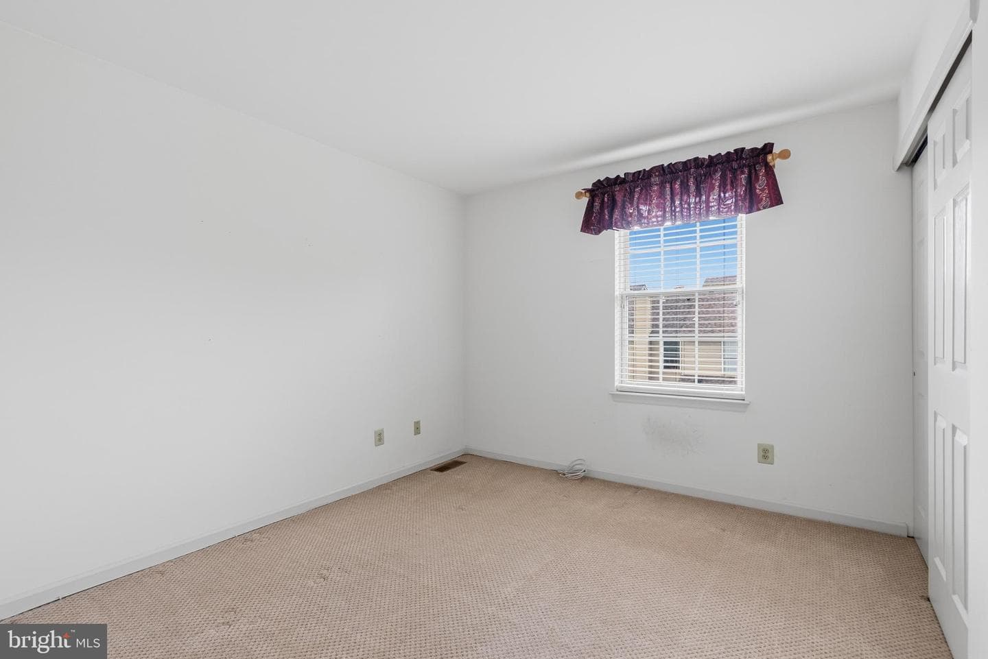 1437 Hillcrest Court photo 14