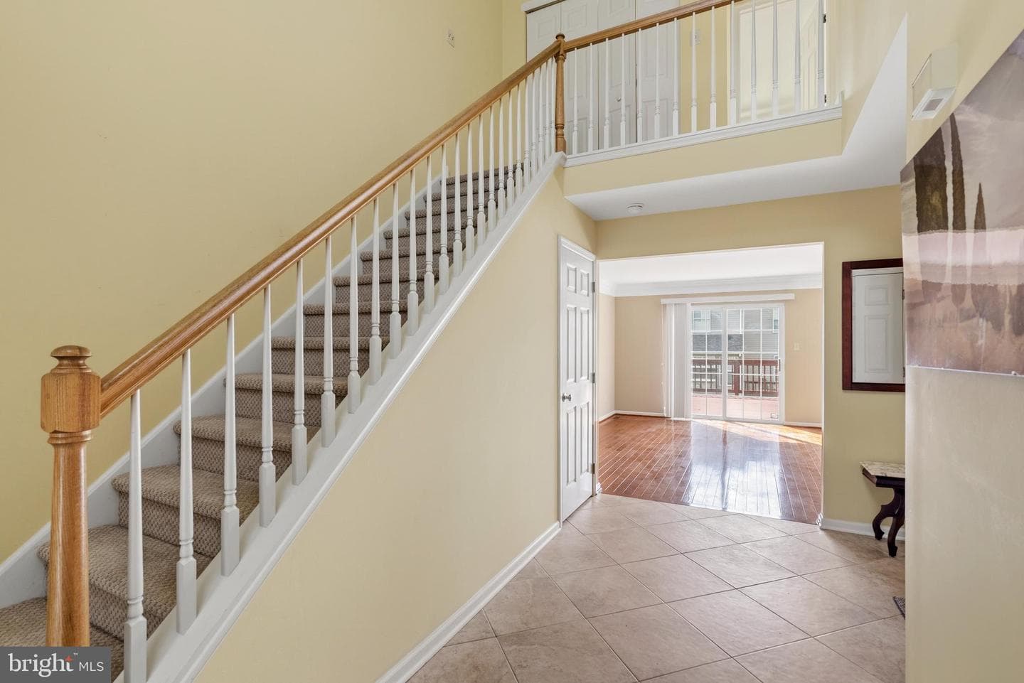 1437 Hillcrest Court photo 3