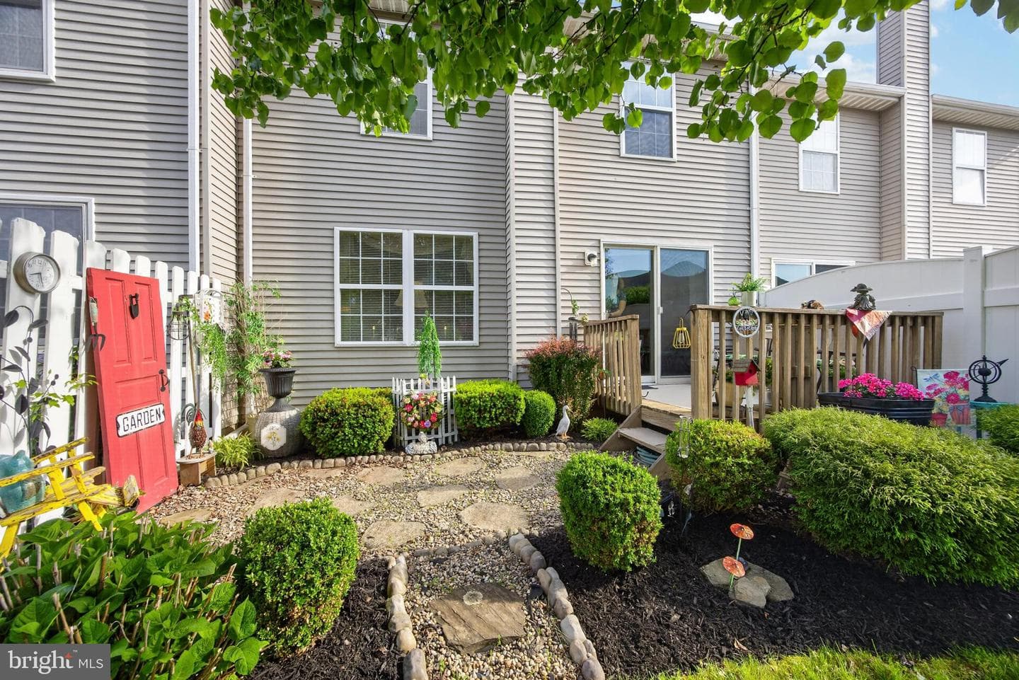 142 Bartlett Court photo 37