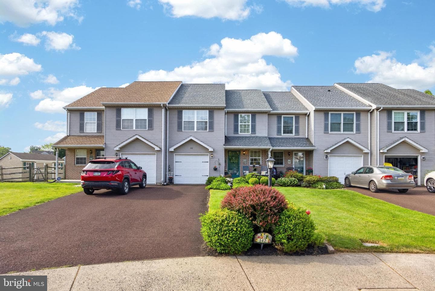 142 Bartlett Court photo 49