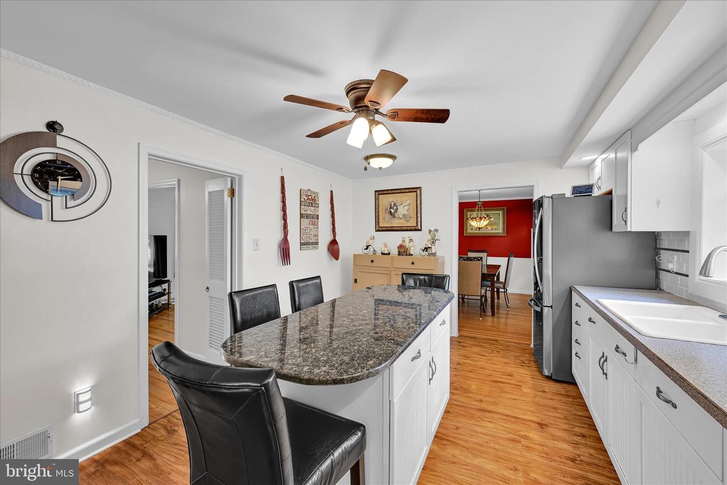 1541 Chalk Avenue photo 12