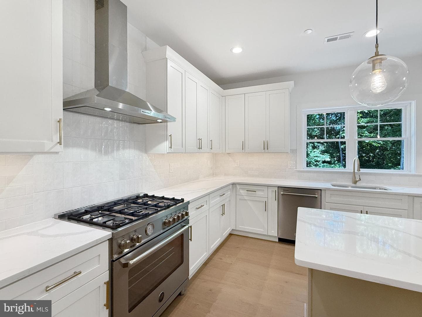 1823 N Line Street photo 10