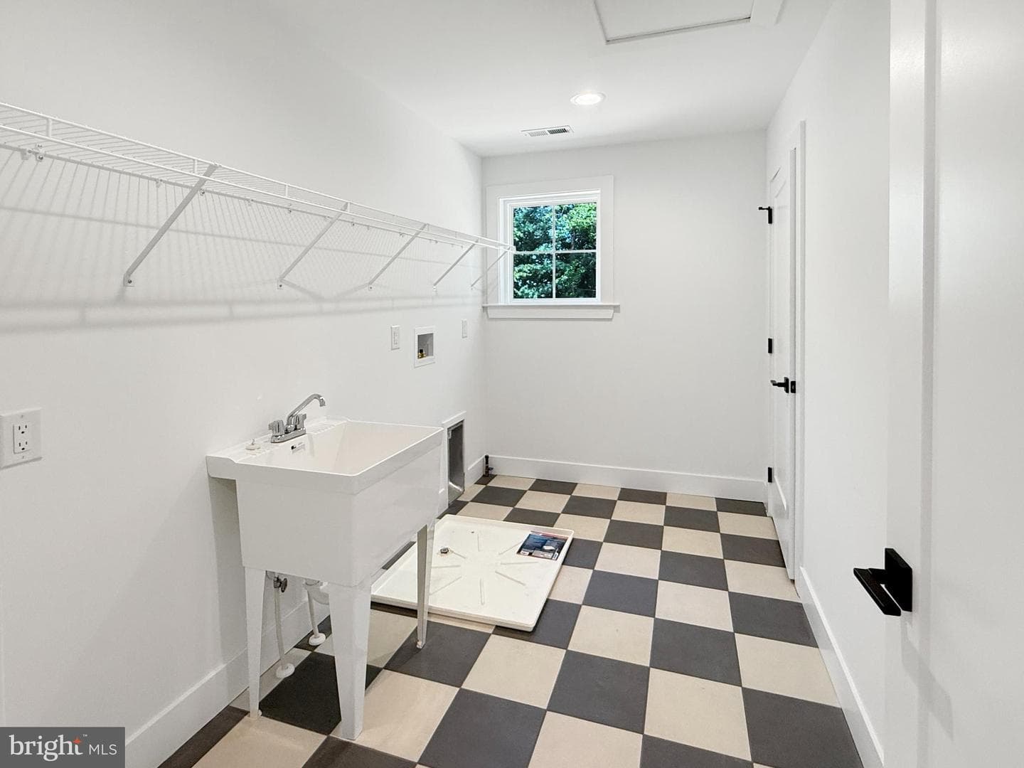 1823 N Line Street photo 31