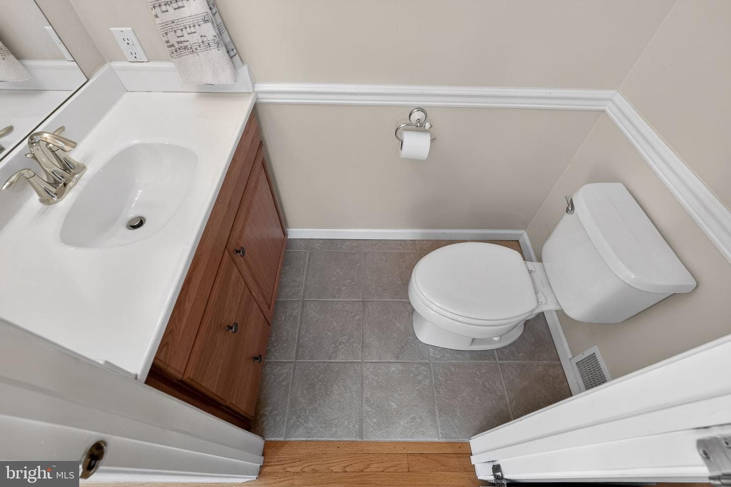 547 Carriage House Lane photo 23