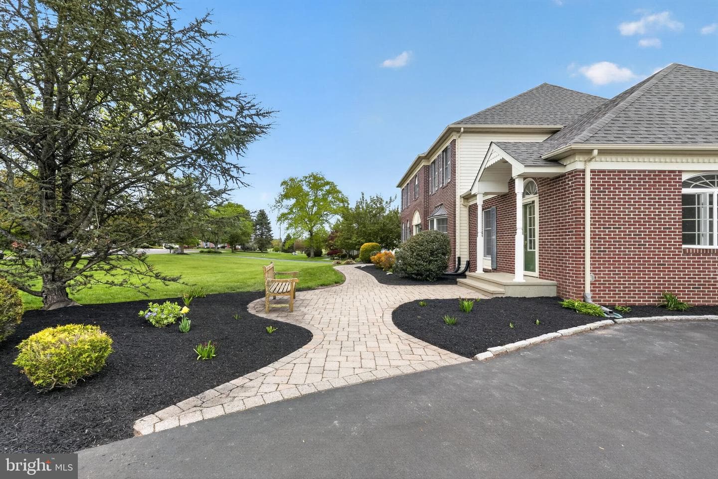 547 Carriage House Lane photo 3
