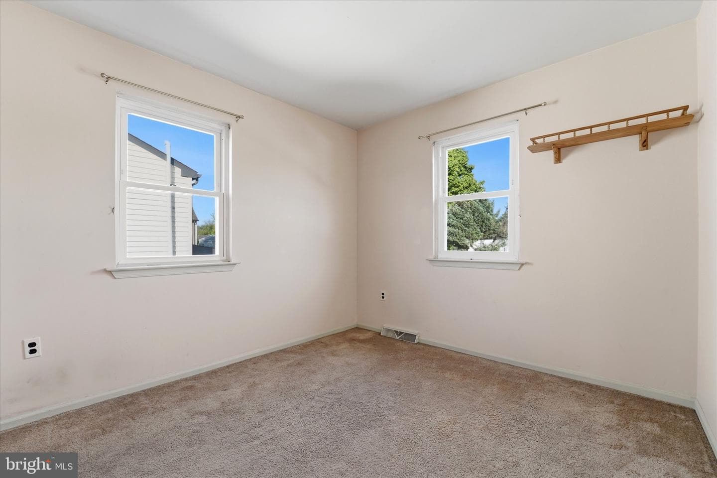 305 Roesch Avenue photo 18