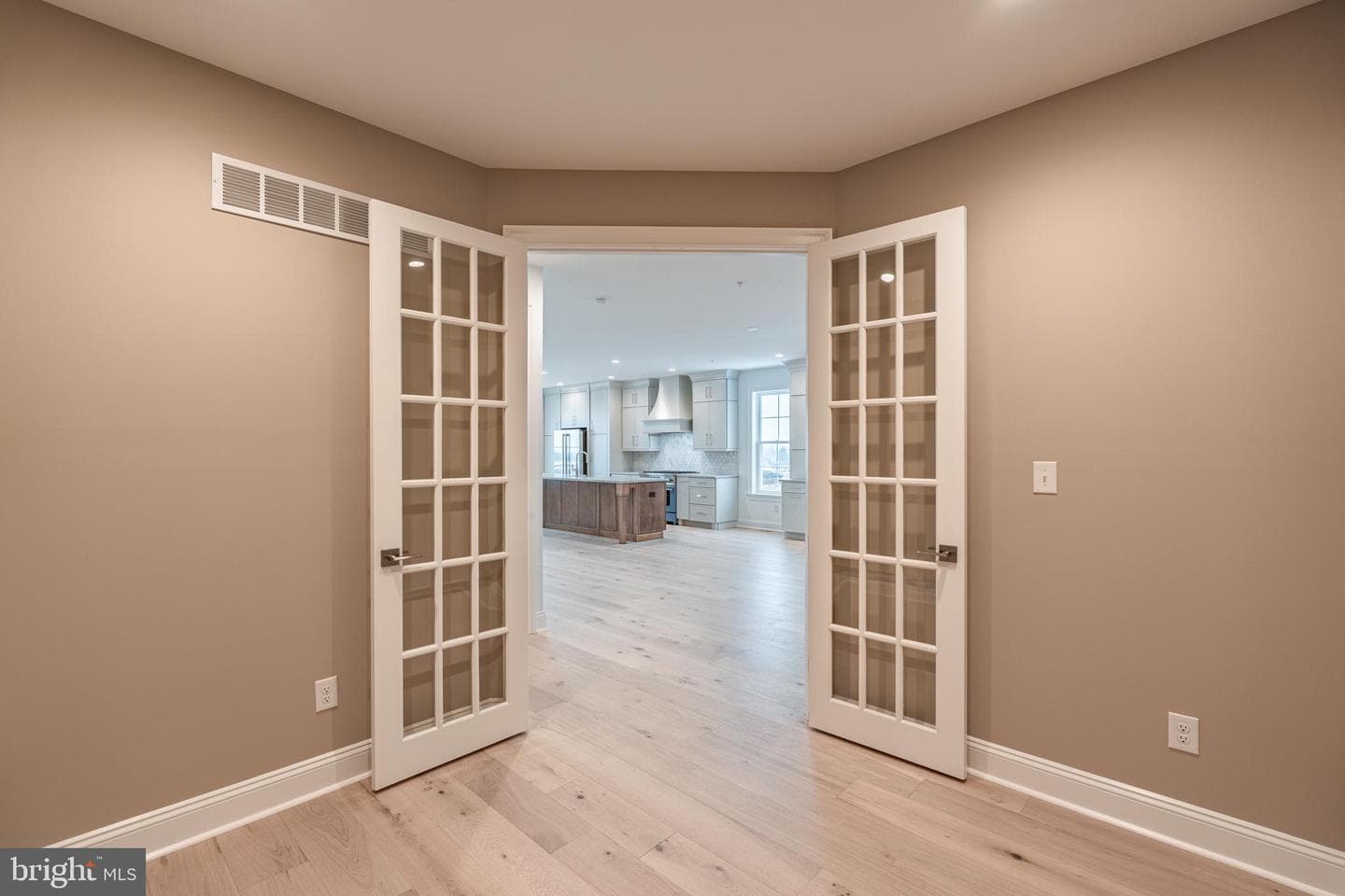 730 Emory Ct. photo 13