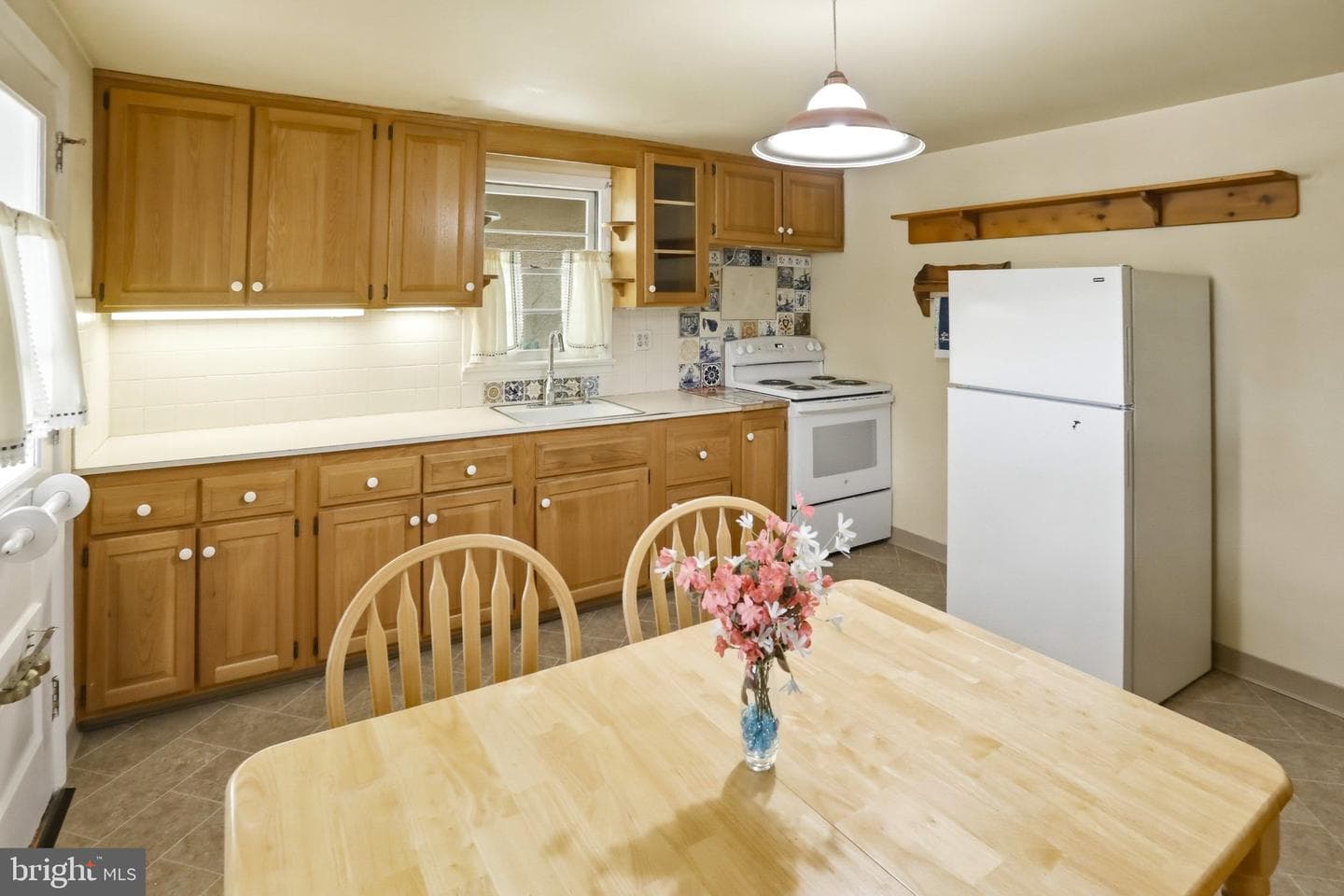 54 Douglas Street photo 13