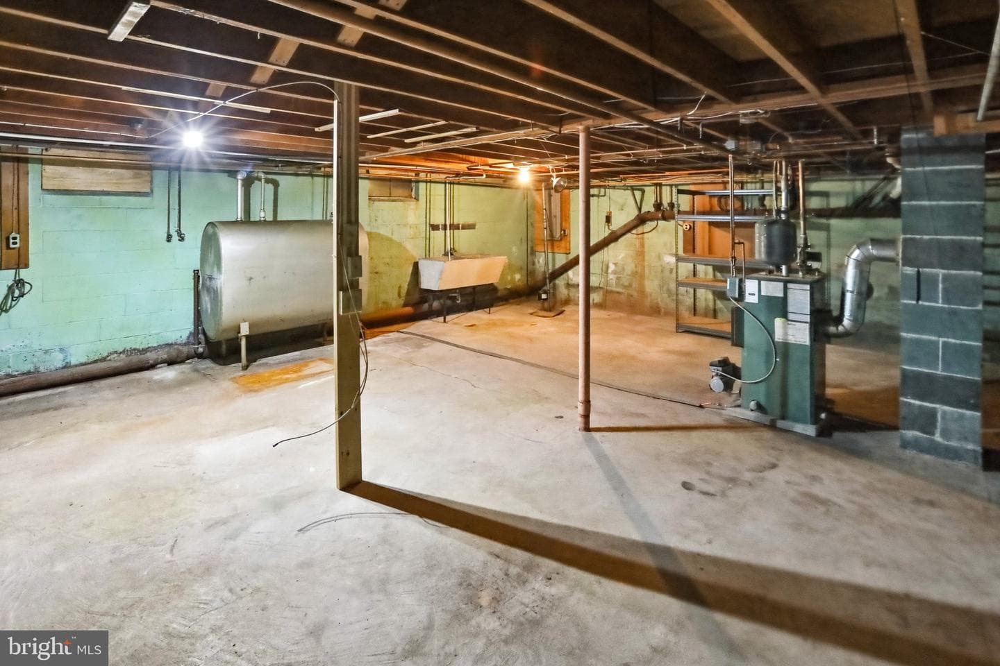 54 Douglas Street photo 37