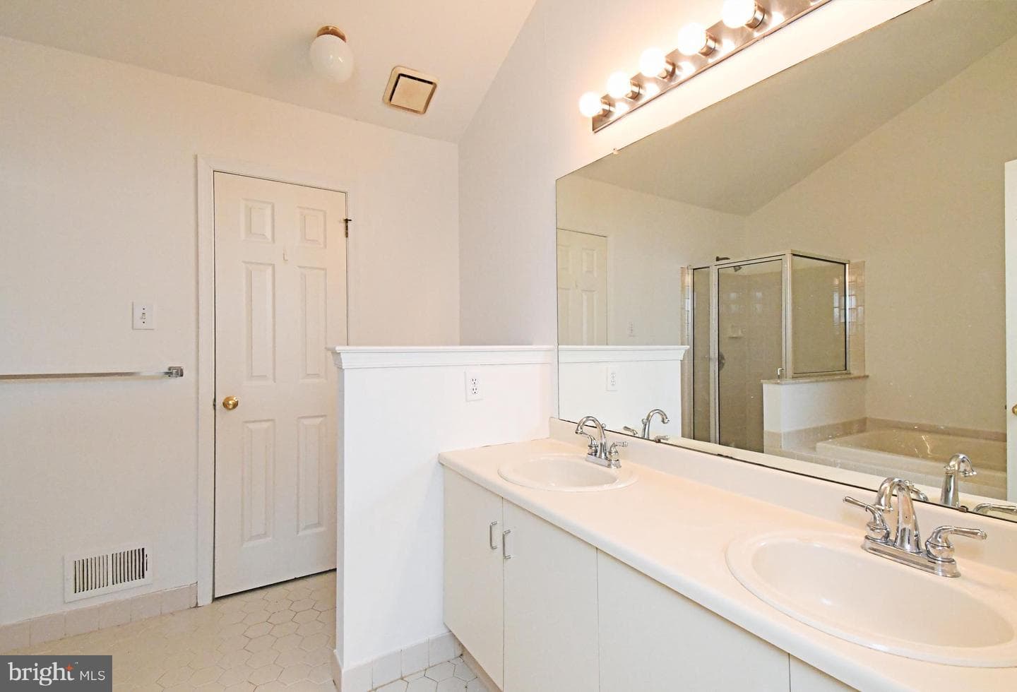 104 Aqueduct Drive photo 31