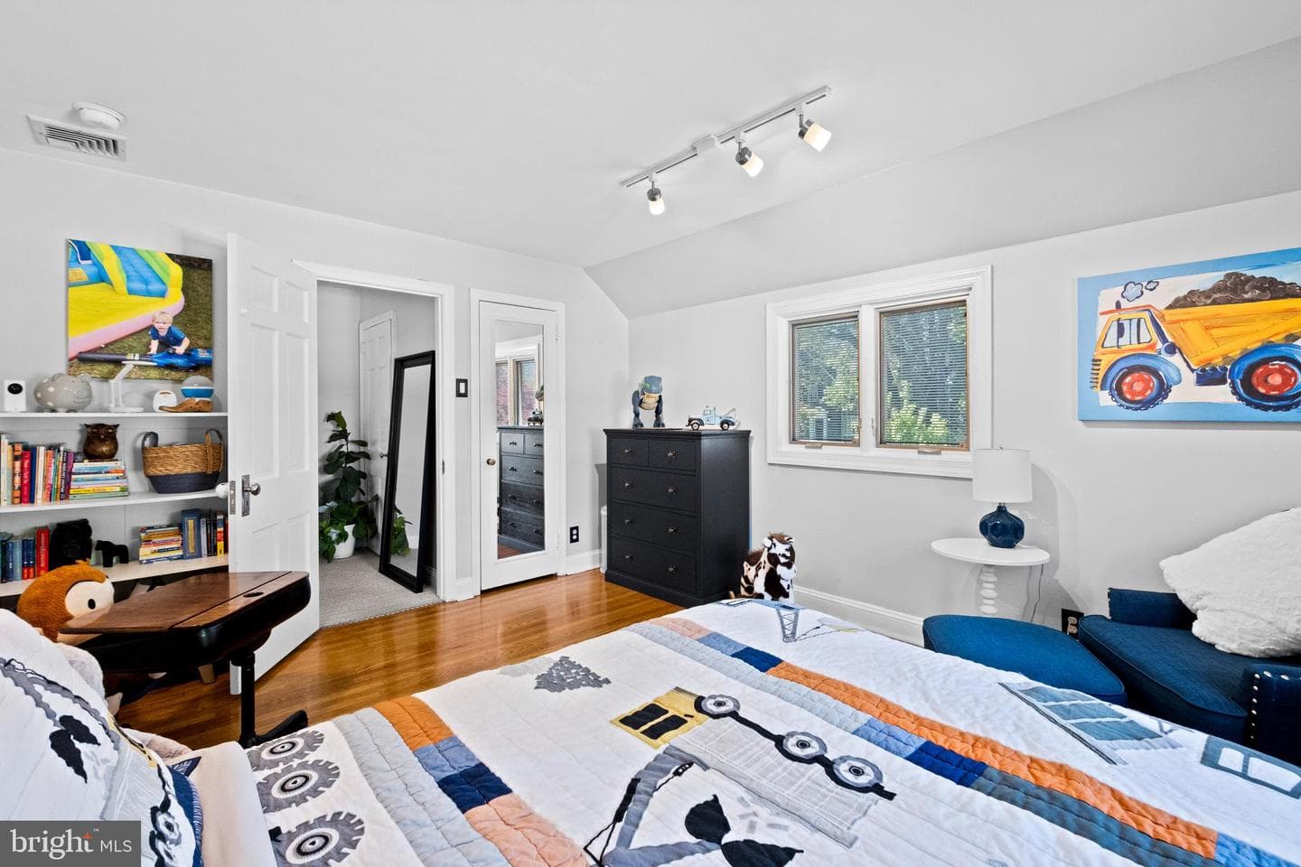 18 W Amherst Road photo 53