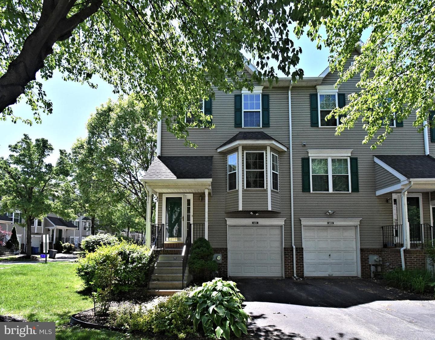 601 Brentwood Court photo 2