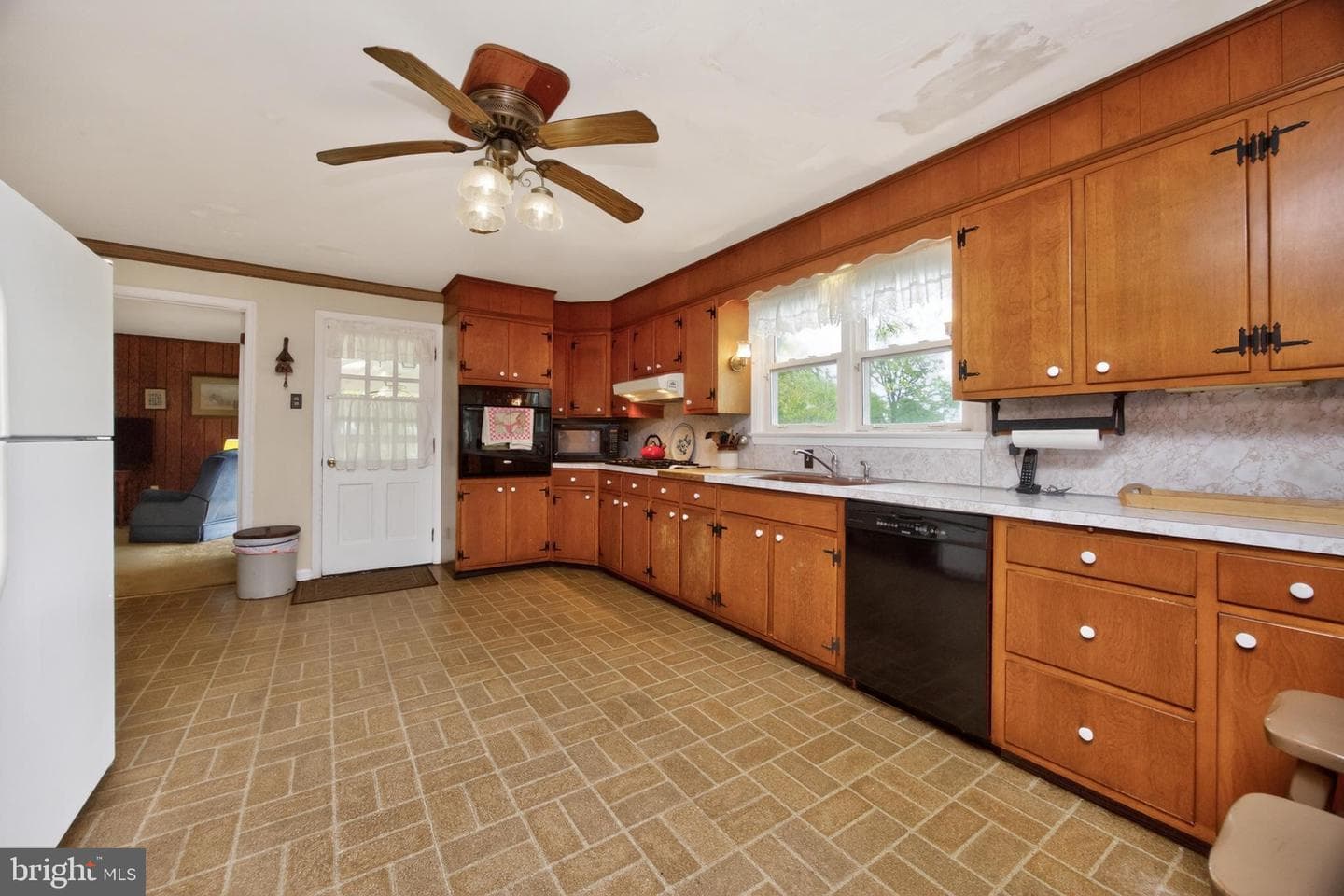 314 Neiffer Road photo 4