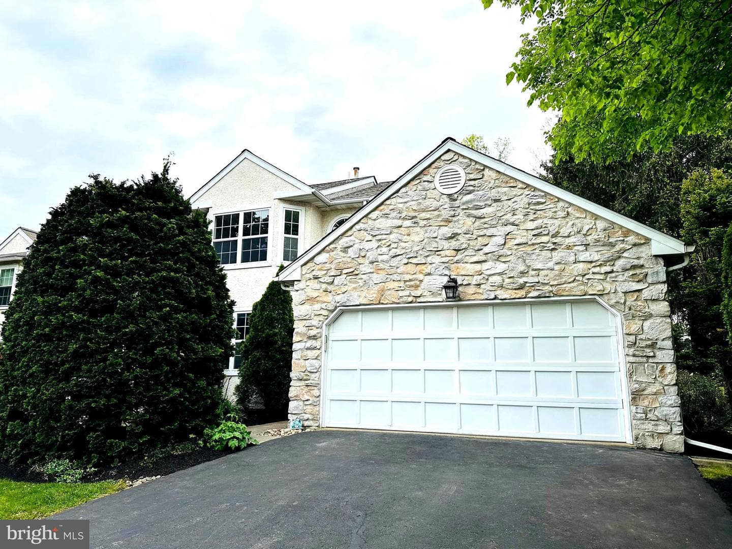 1853 Hood Lane photo 2