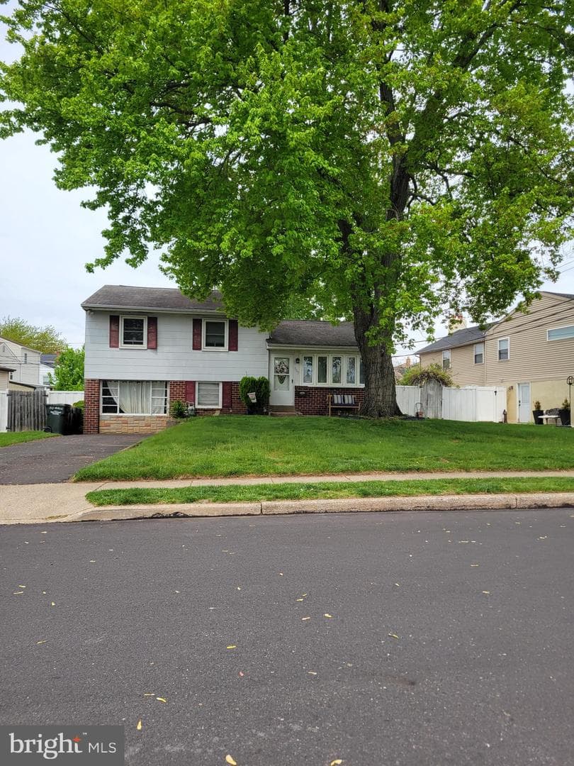 303 Willard Road photo 3
