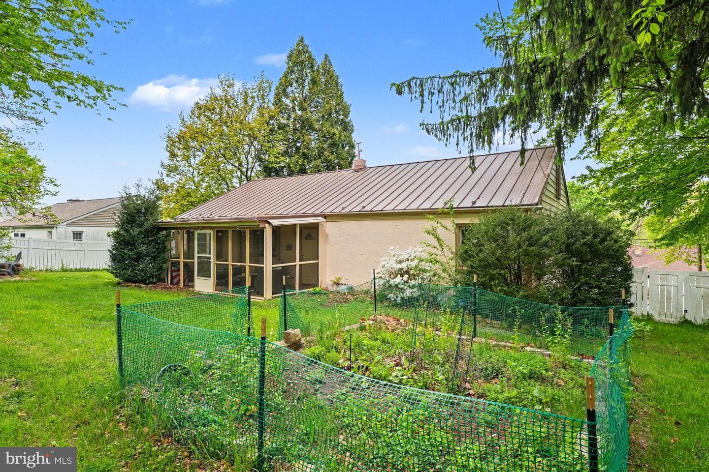 2314 Coles Boulevard photo 44