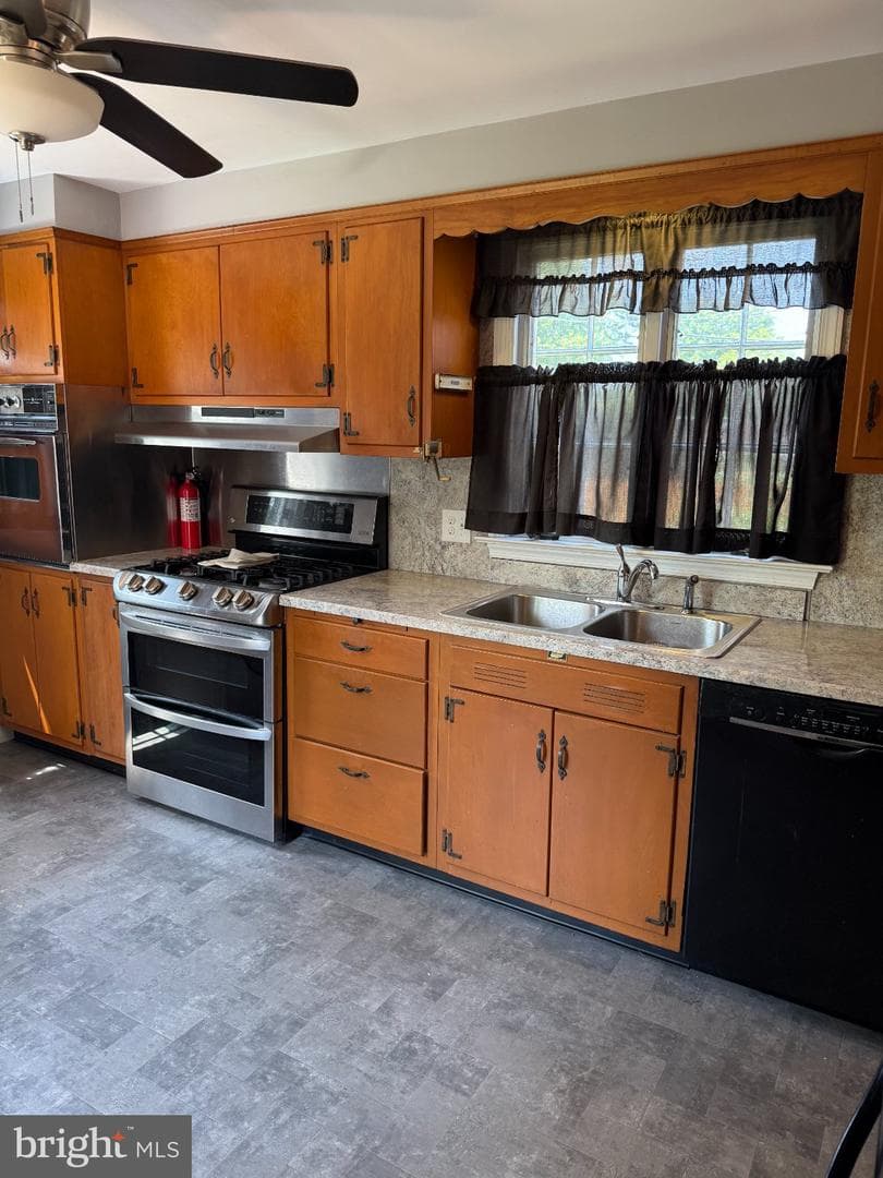 1414 Sunset Drive photo 35