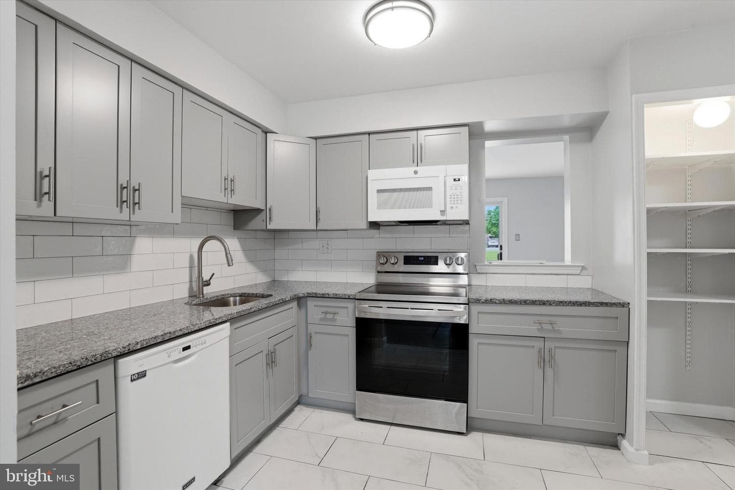 240 Goshen Road photo 9