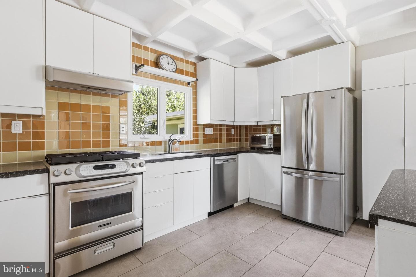 8207 Macarthur Road photo 16