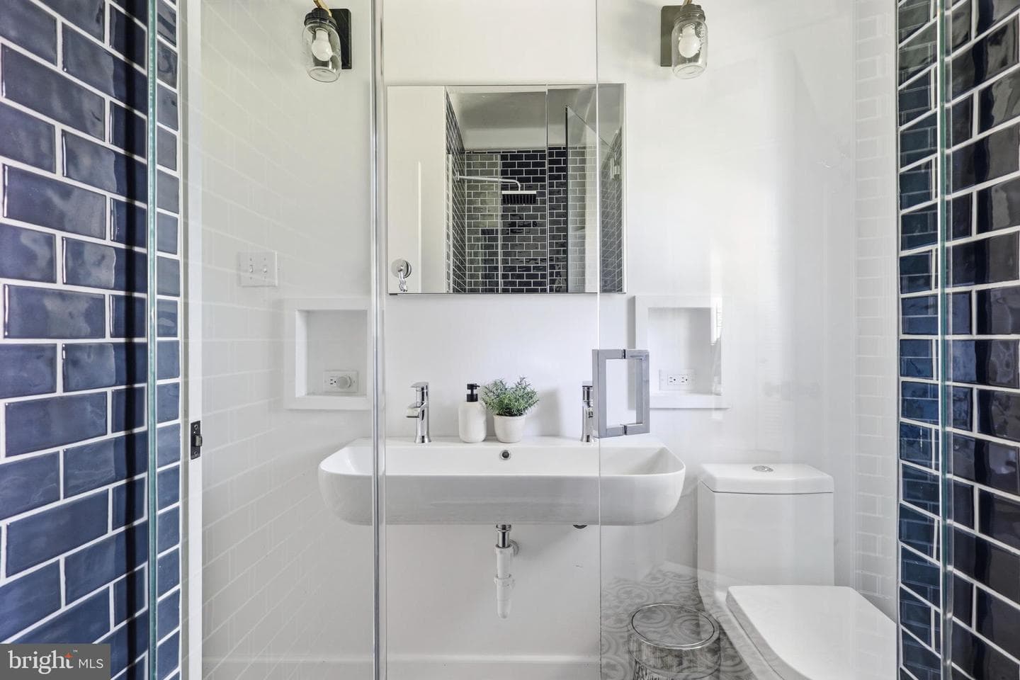 8207 Macarthur Road photo 22