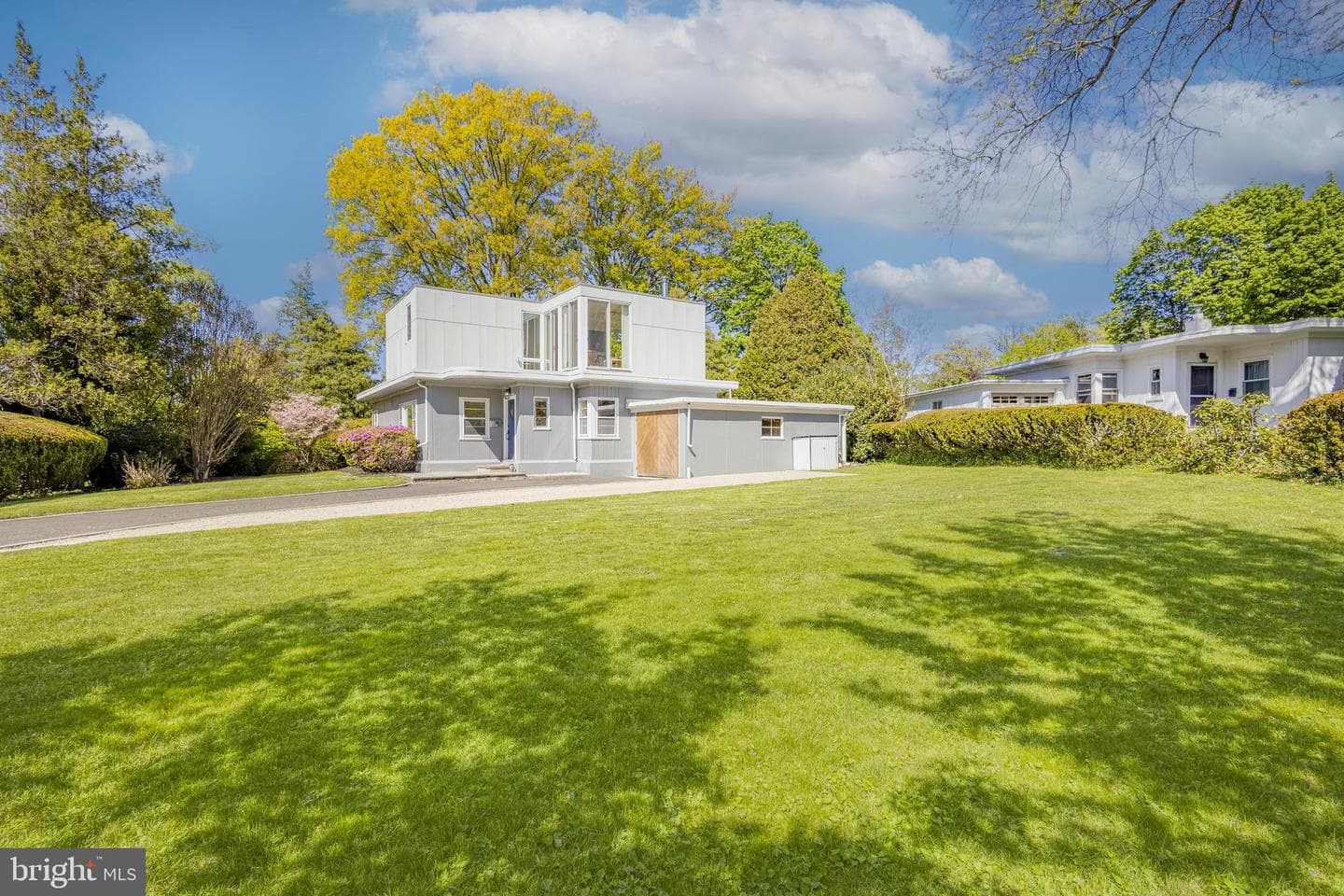 8207 Macarthur Road photo 3