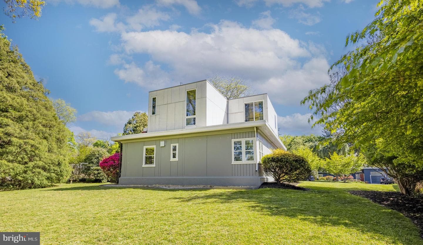 8207 Macarthur Road photo 46