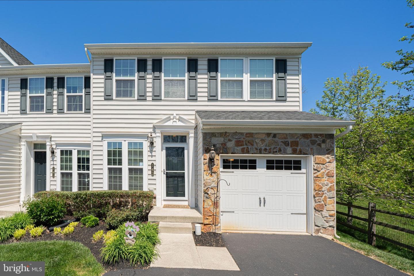 143 Briarwood Lane, Colmar