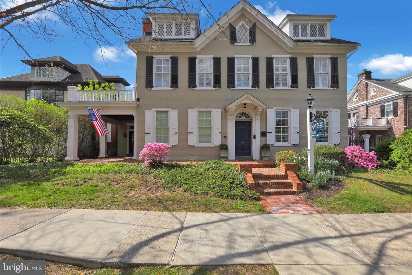 758 E High Street photo 1