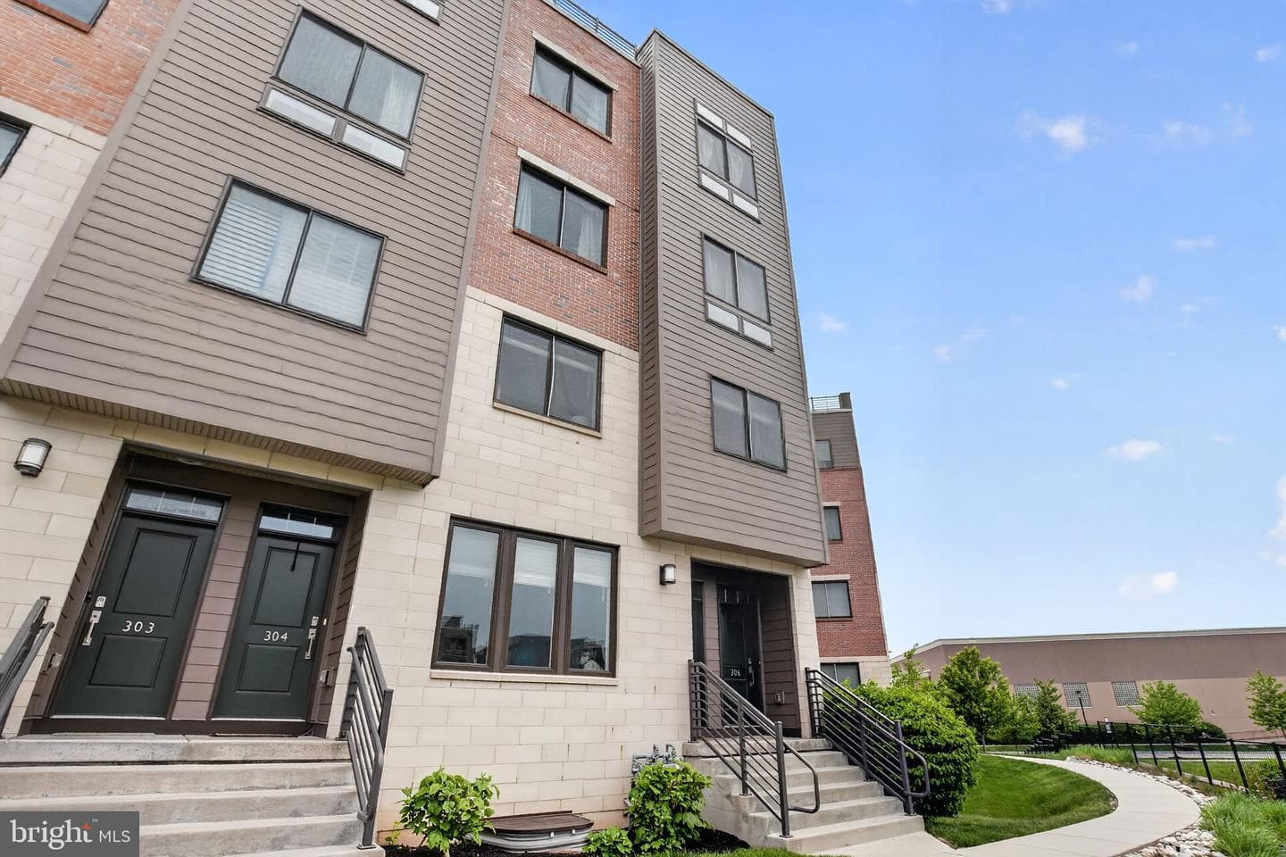 305 Lakeview Court #bldg 300, King Of Prussia