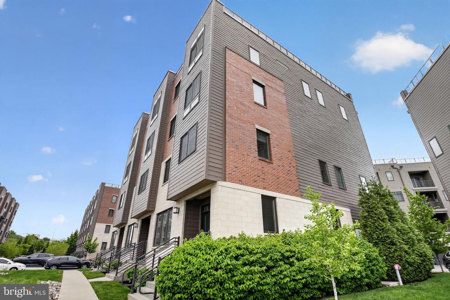 305 Lakeview Court #bldg 300 photo 3