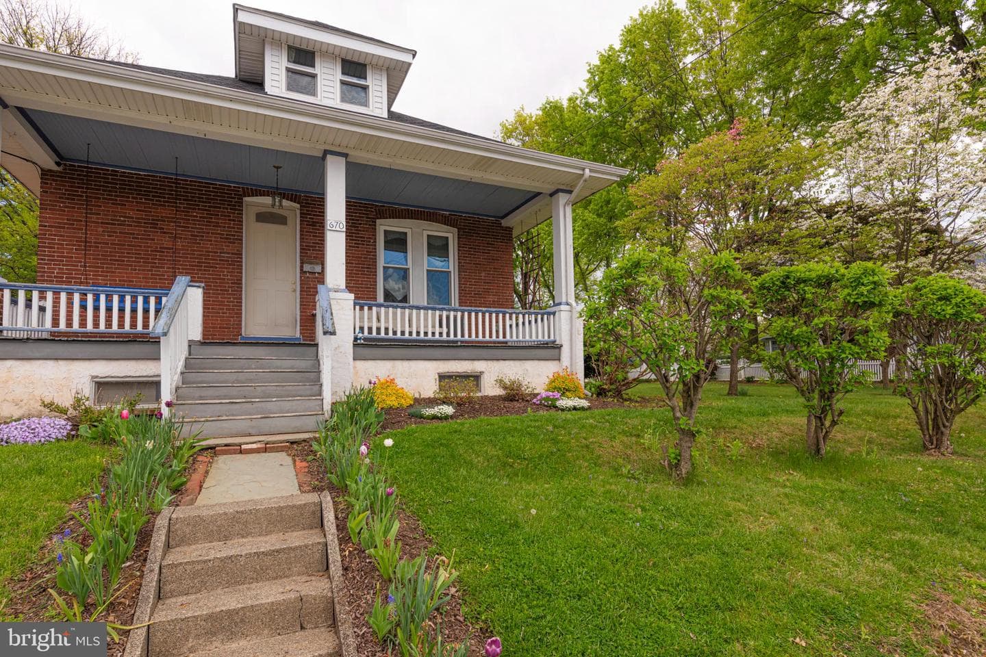 670 Church Street photo 11