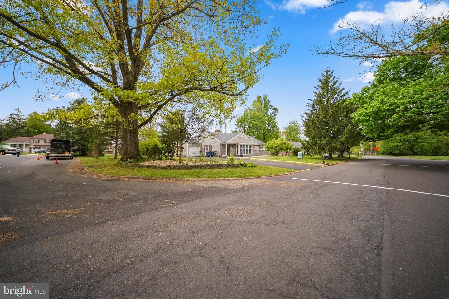 3119 Manor Road photo 2