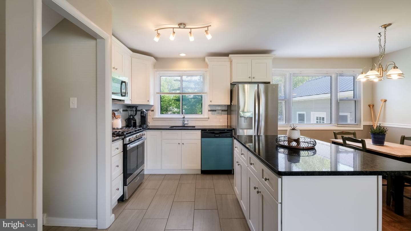 505 Wellington Road photo 10