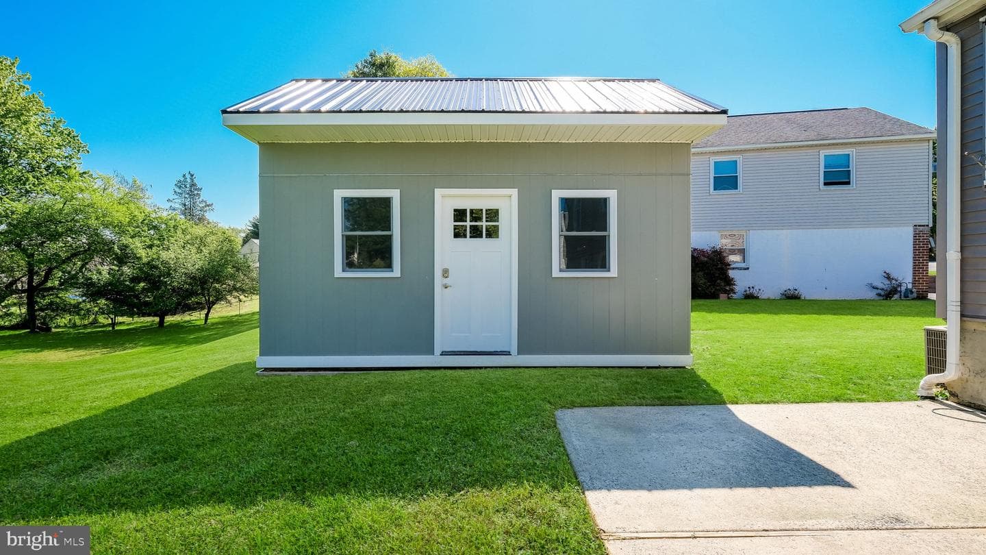 505 Wellington Road photo 27