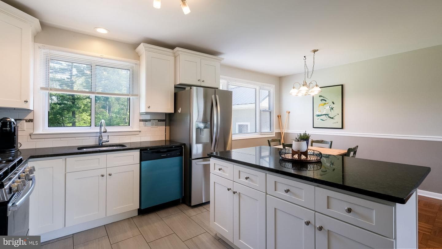 505 Wellington Road photo 8
