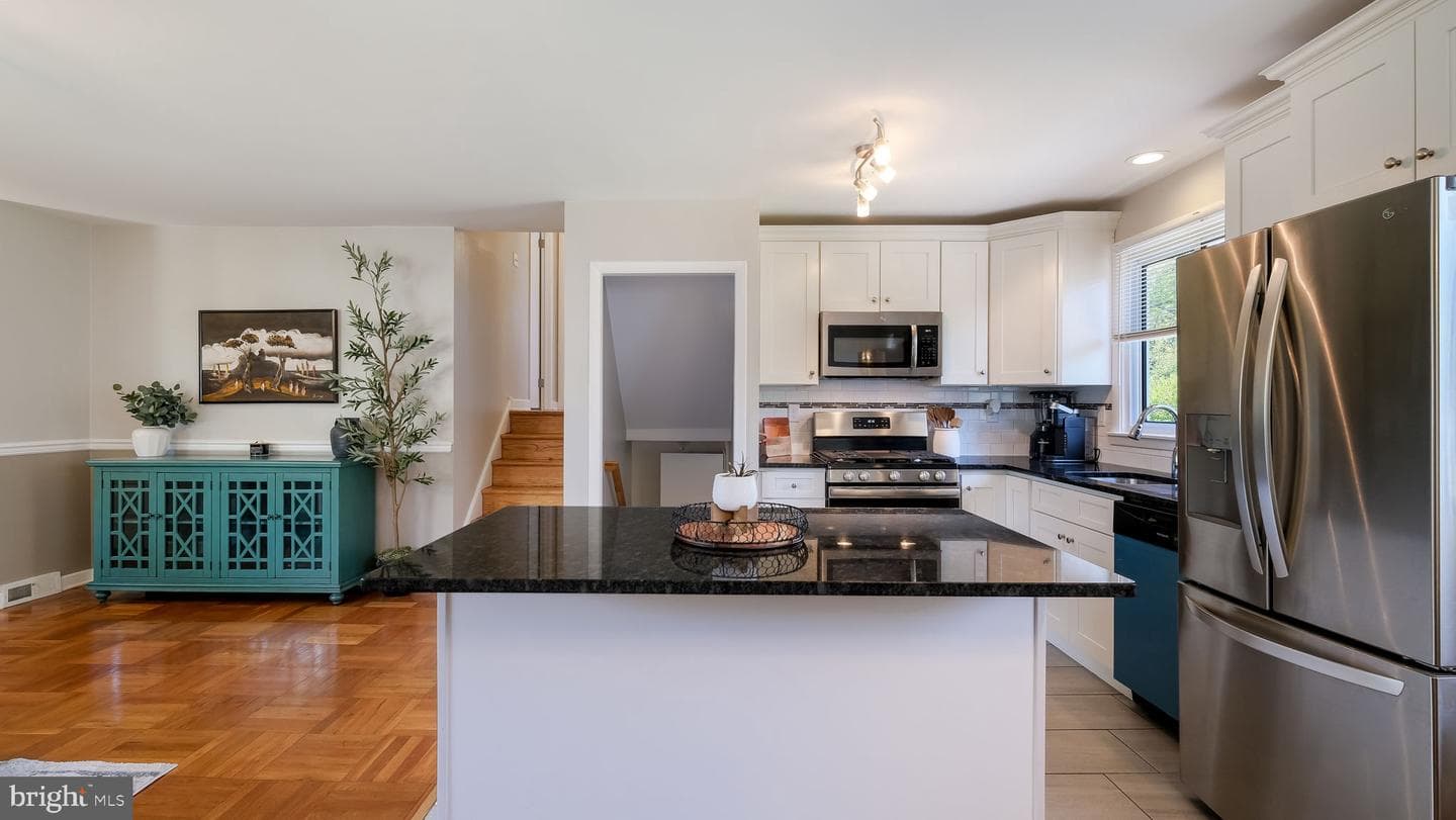 505 Wellington Road photo 9