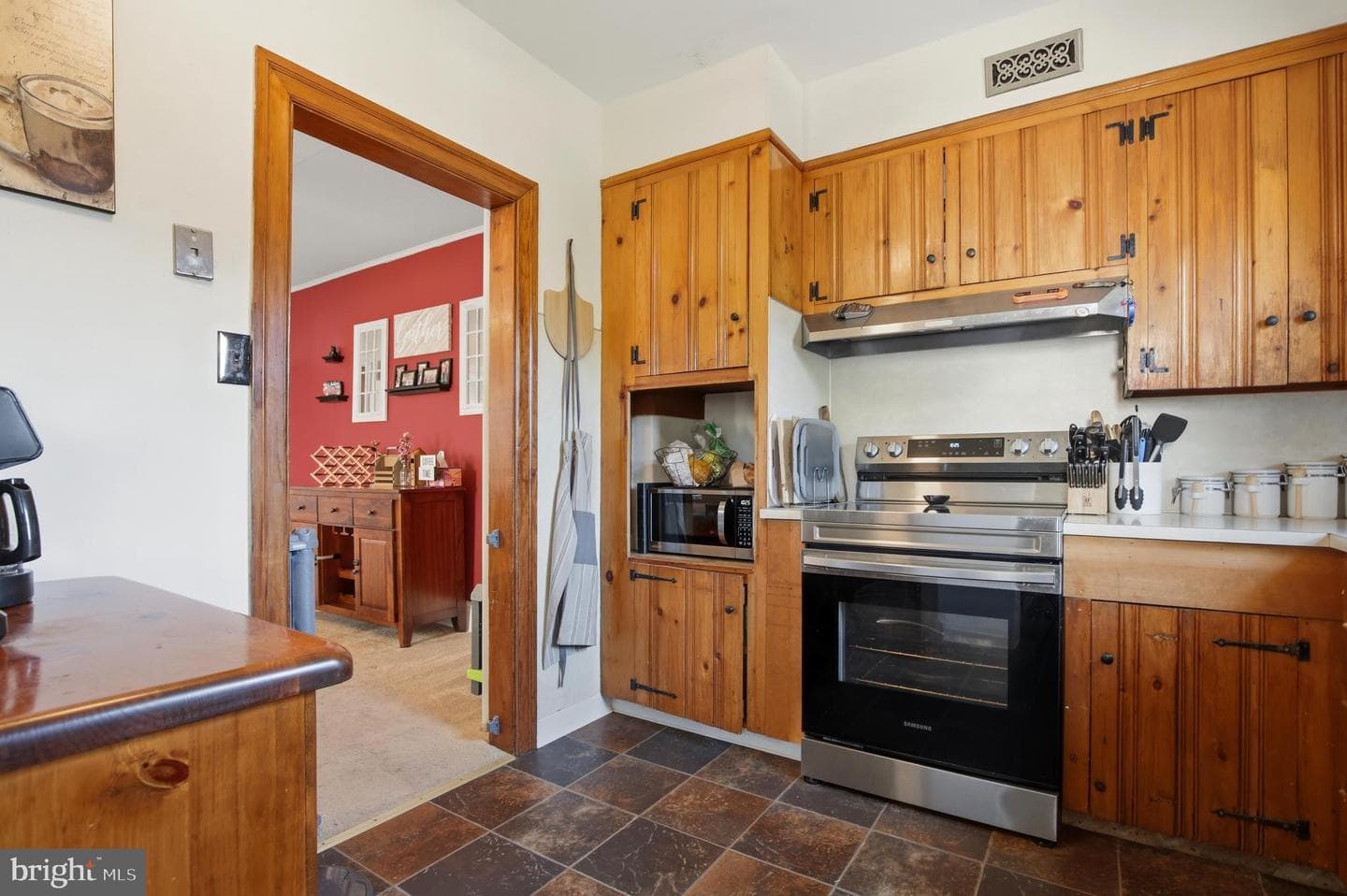 1204 Queen Street photo 12