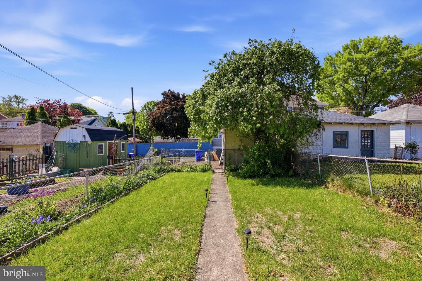 1204 Queen Street photo 24