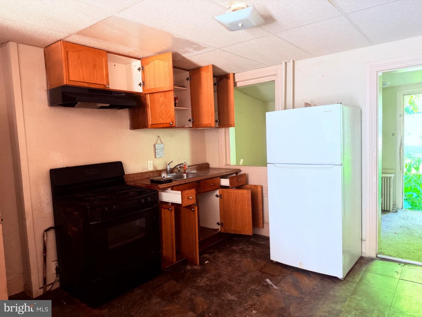 325 E Moore Street photo 16