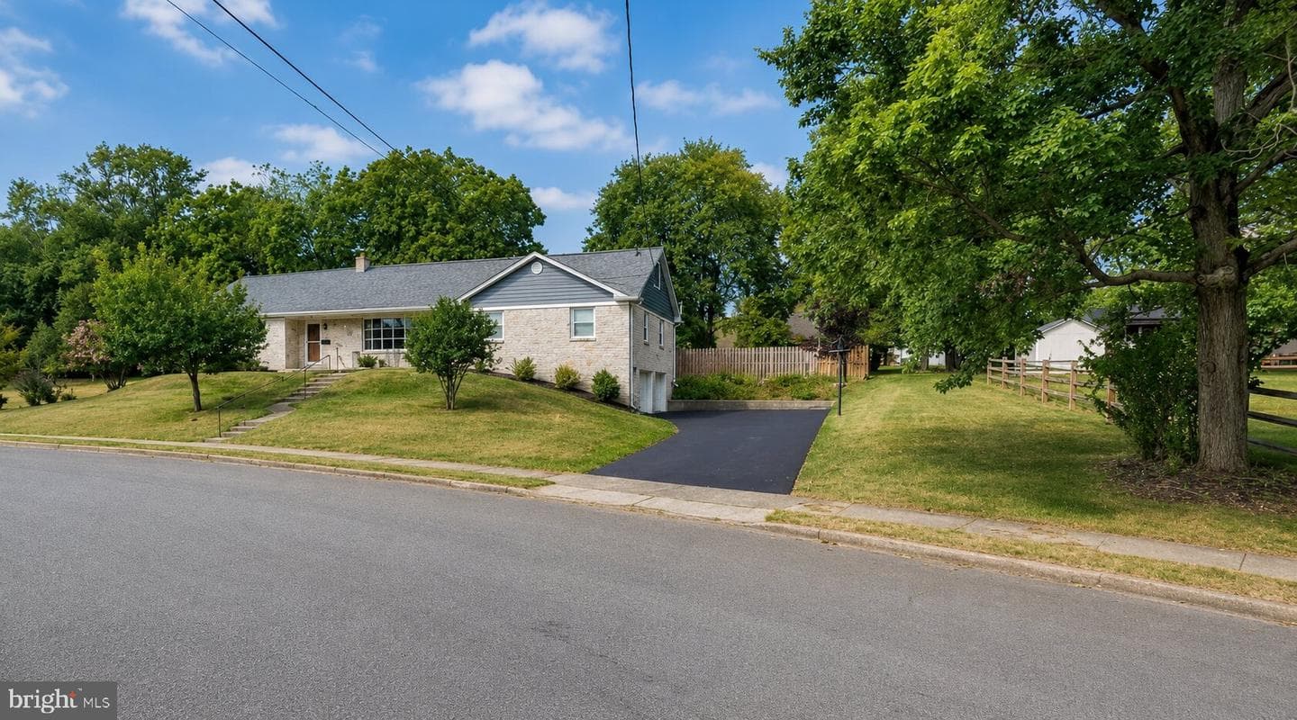 642 Knoll Drive
