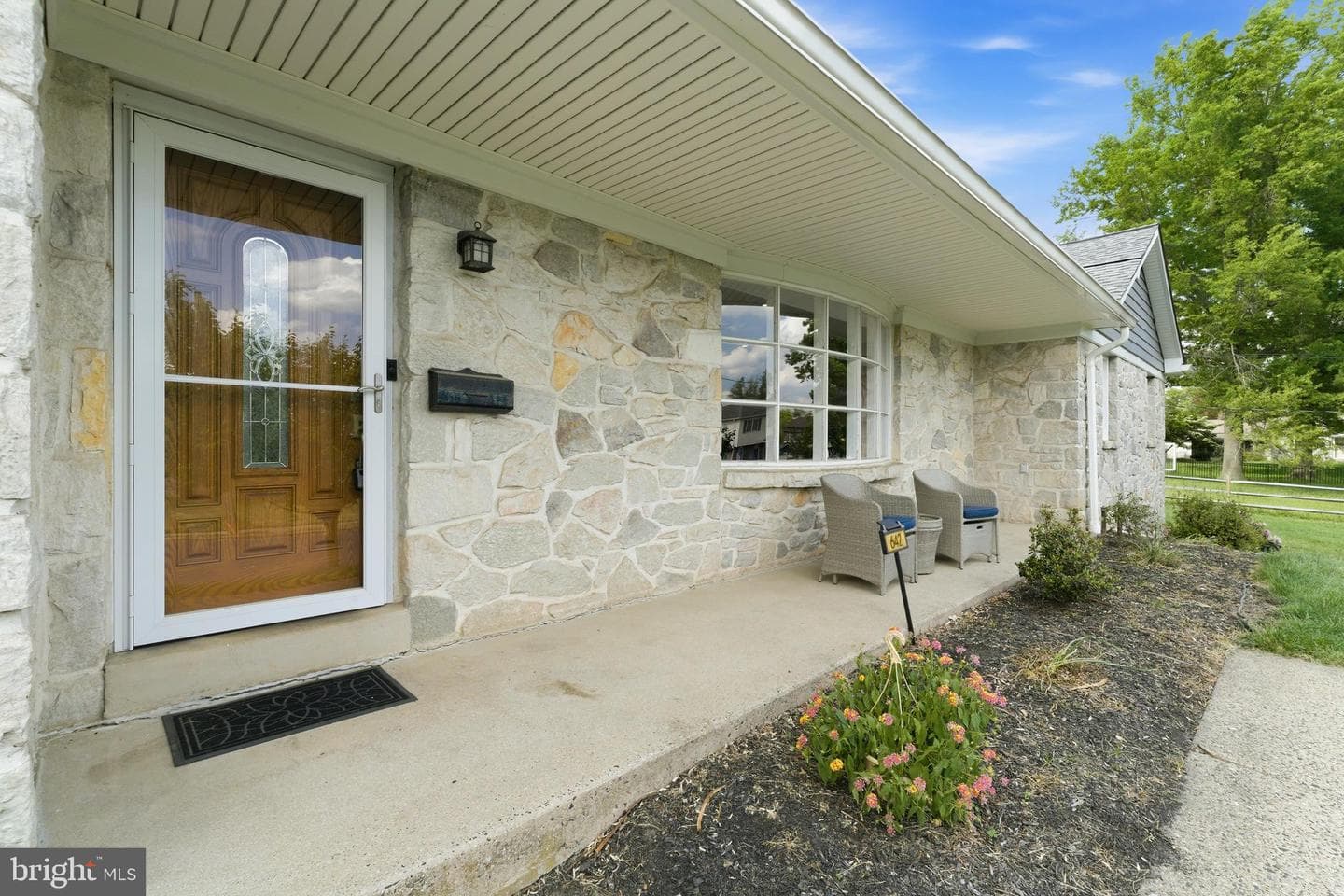 642 Knoll Drive photo 4