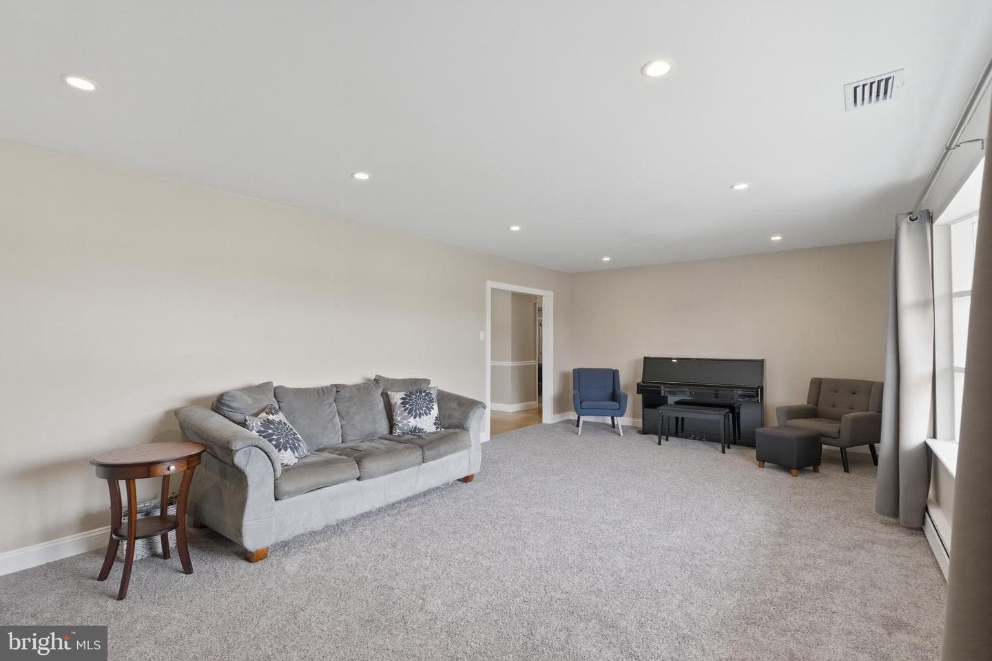 642 Knoll Drive photo 6