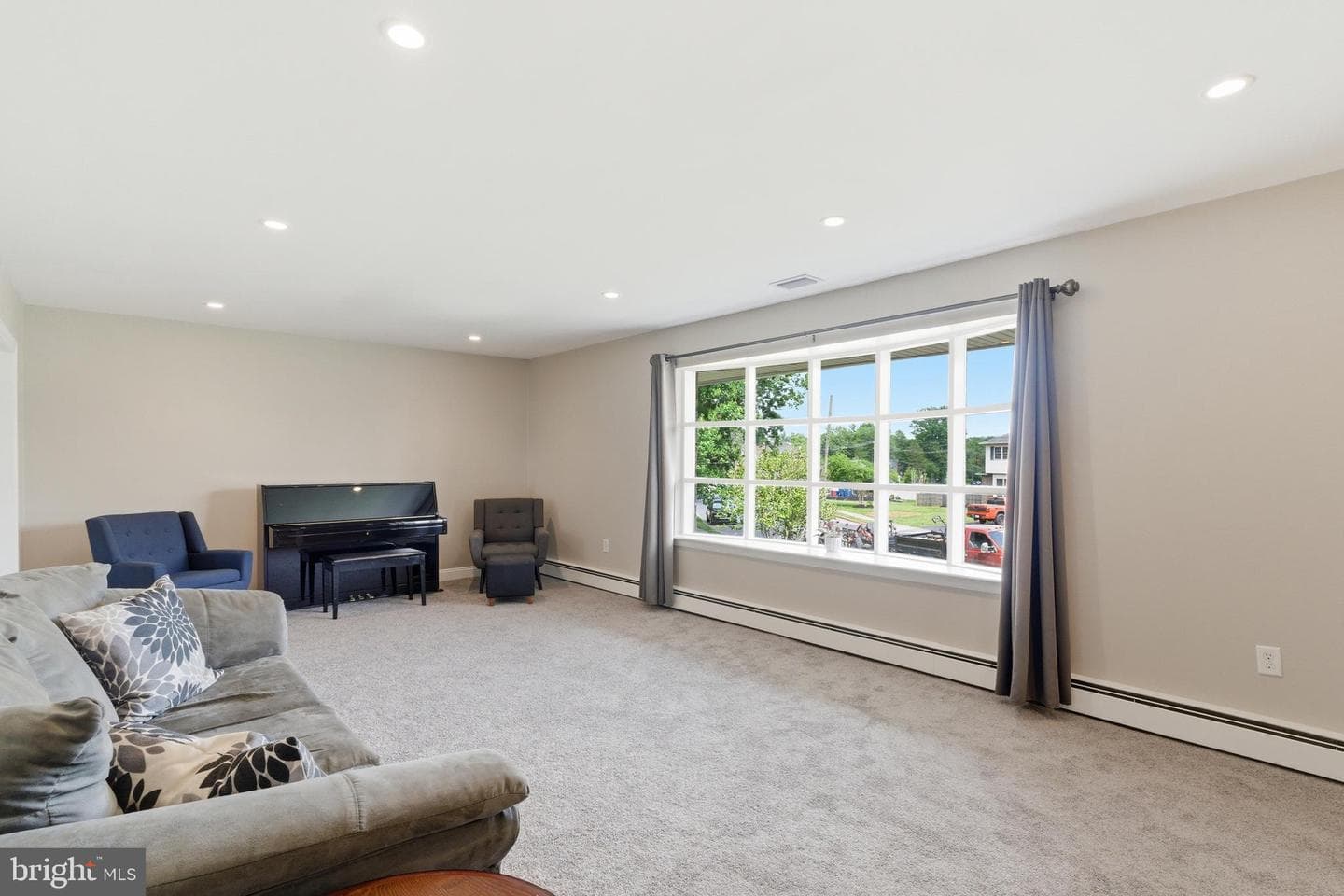 642 Knoll Drive photo 9