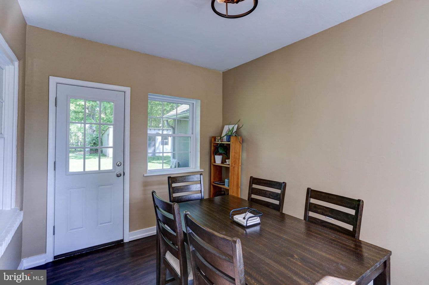 895 Cressman Road photo 6
